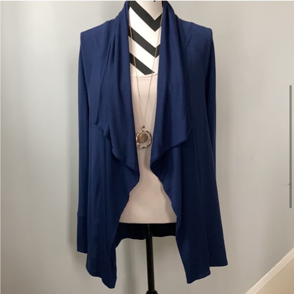 Lilly Pulitzer Sweaters - Lilly Pulitzer | NWOT elyssa wrap cardigan